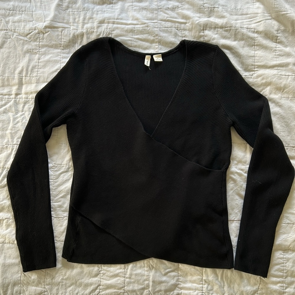 Anthropologie Women’s  Black knit crossover front sweater, Medium